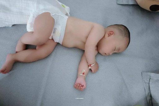 黄骅三个月宝宝抬头不稳